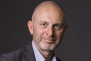 Intervista a Mauro Destino. L’autore racconta il suo nuovo libro “La via italiana alla dieta vegetariana”.