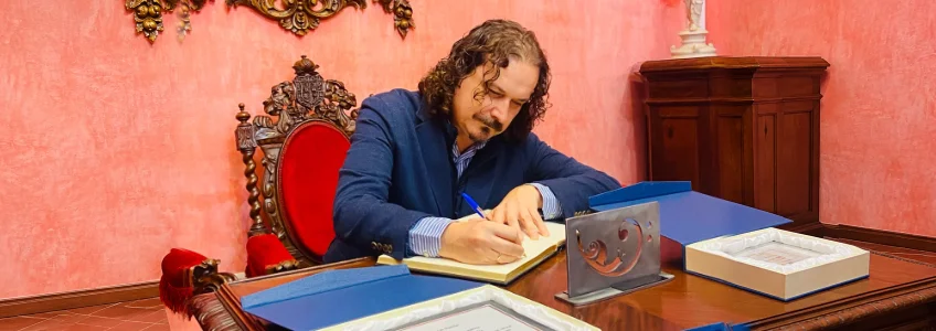 Il Comune di Nigüelas nomina José Manuel Gil de Gálvez “Figlio adottivo” per la sua carriera e il suo legame culturale con il comune